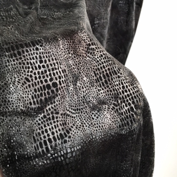 3 PIECE OUTFIT SNAKESKIN SILVER & BLACK SOFT MATERIAL SZ 14, WITH 2 BLOUSES SZ L - Picture 2 of 10